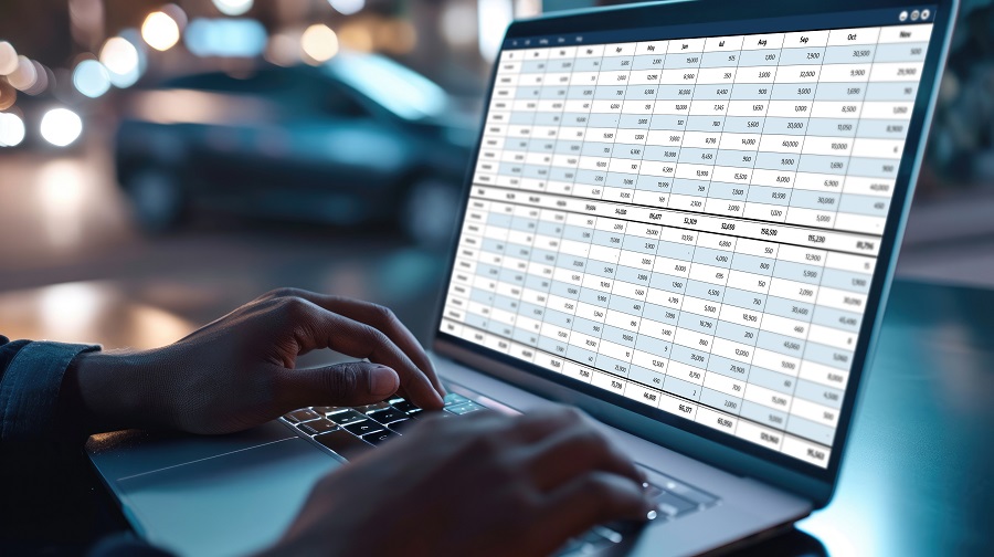 How Smart Scheduling Software Reduces Fuel Costs and Downtime